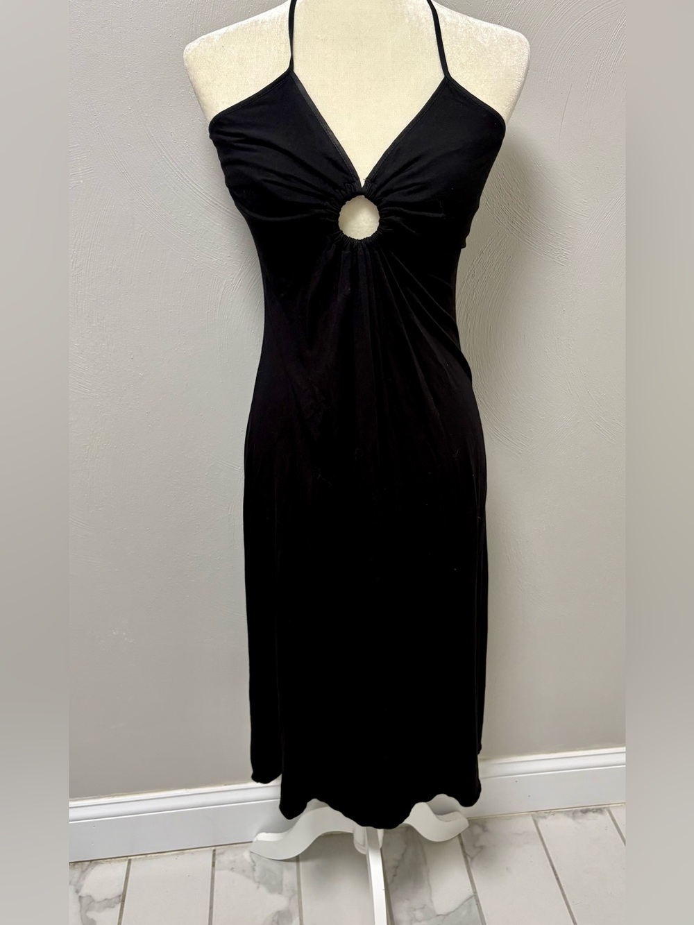 Sharagano Black Halter Keyhole Midi Dress